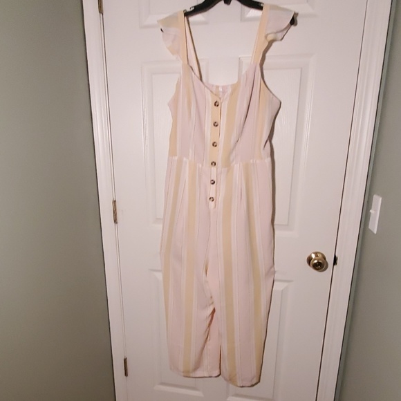 Candie's Button Front Flutter Sleeve Cropped Jumpsuit - Picture 2 of 5